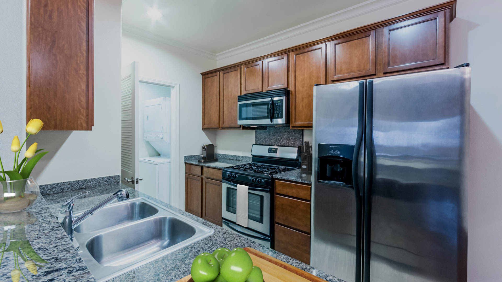 Versailles Koreatown Apartments 3 of 12
