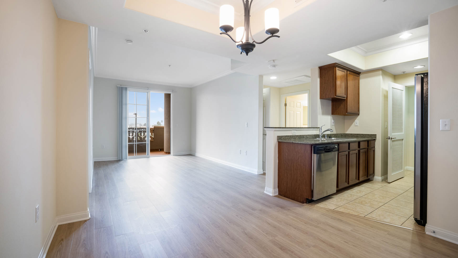 Versailles Koreatown Apartments 11 of 12