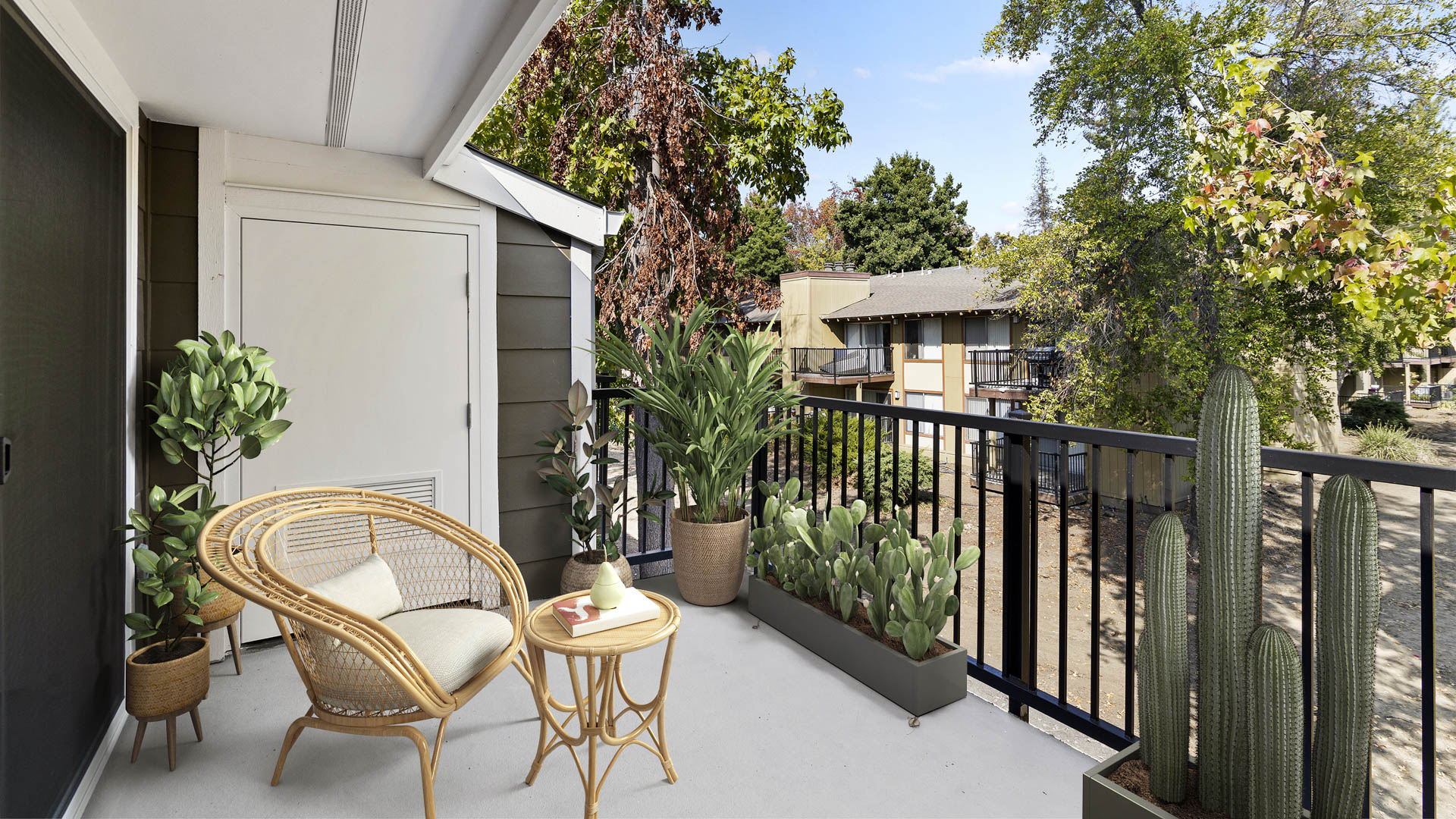 Lorien Ivy Apartments 10 of 12