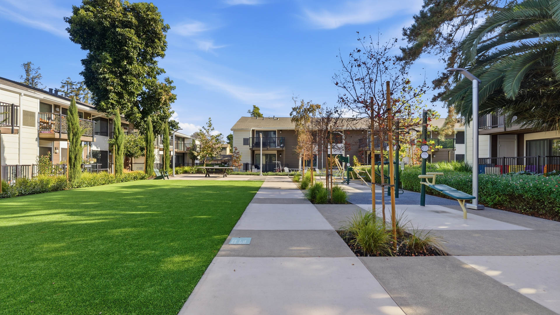 Courtyard at Lorien Ivy Apartments (2 of 8)