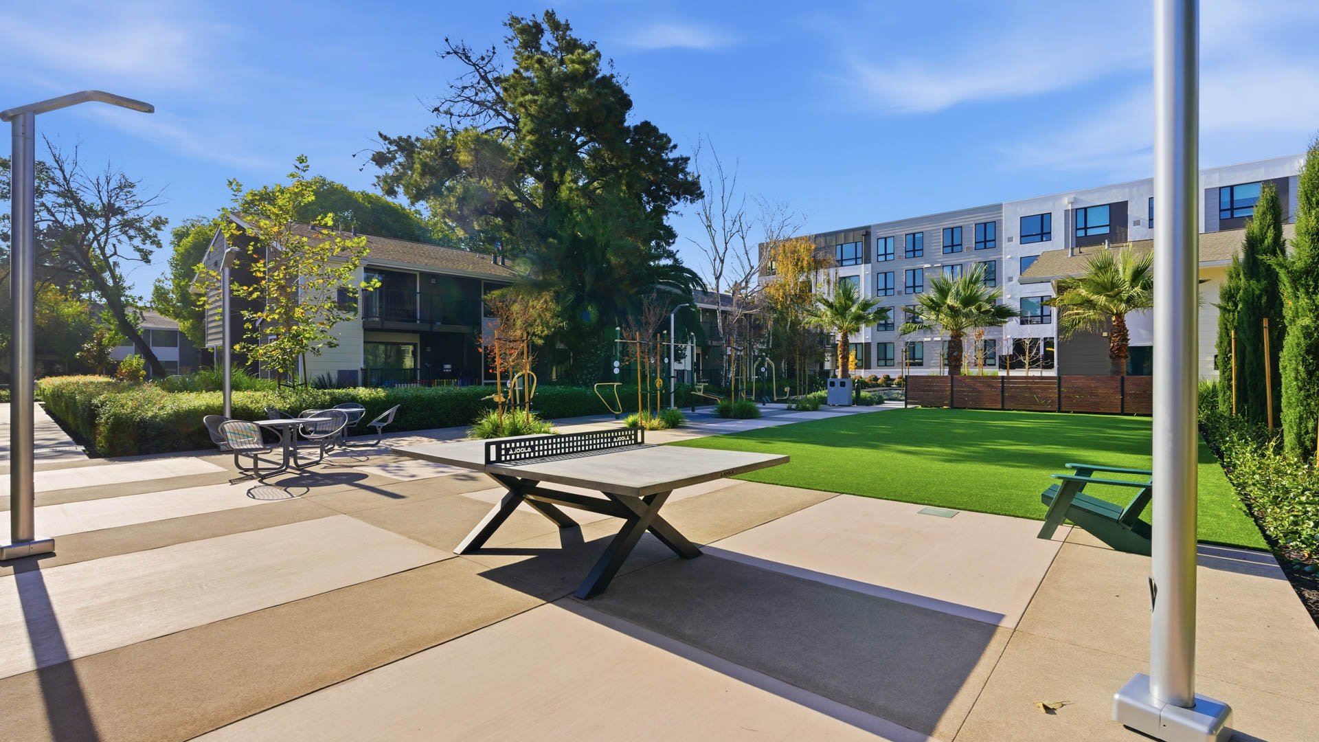Courtyard at Lorien Ivy Apartments (7 of 8)
