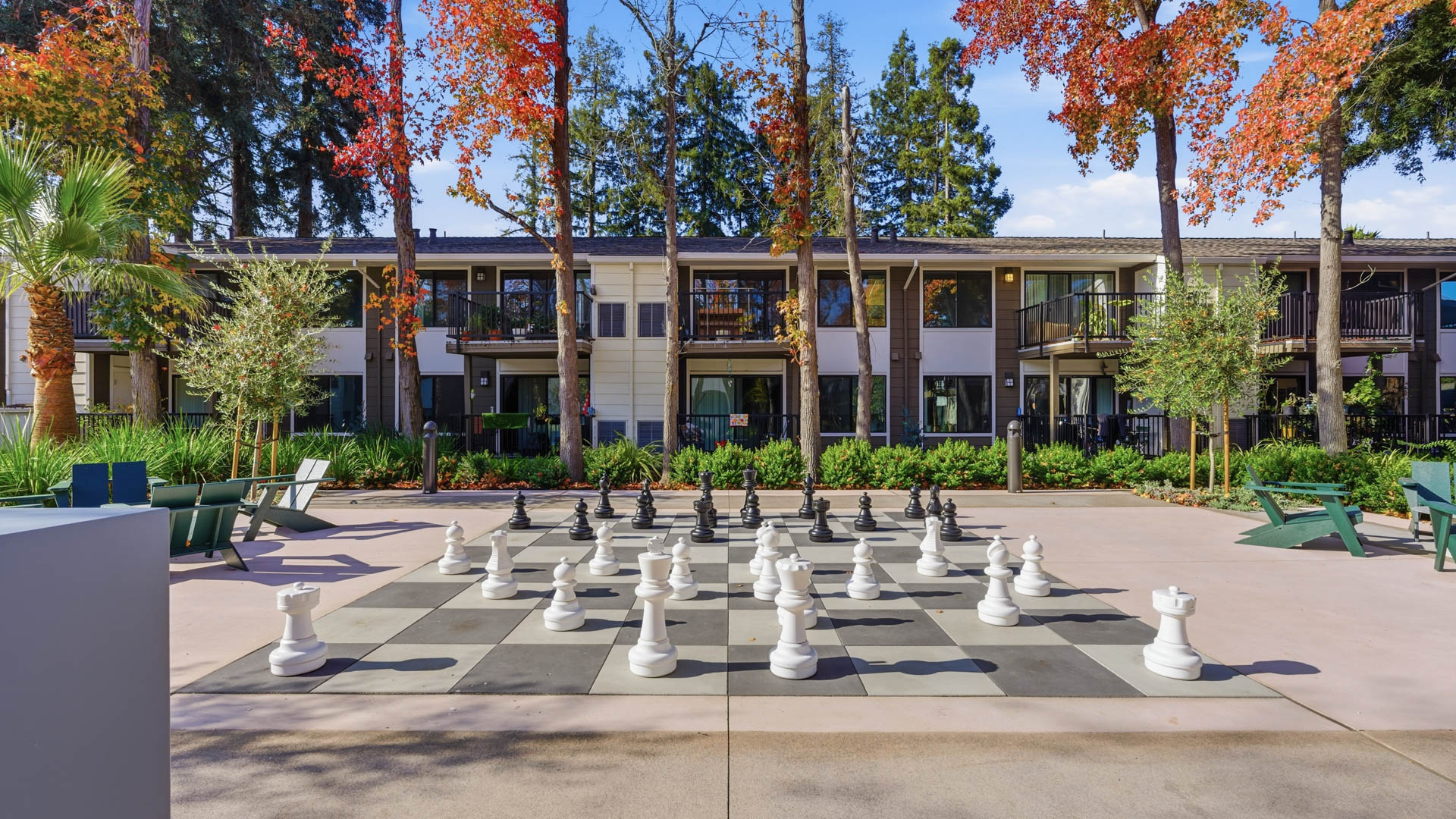 Courtyard at Lorien Ivy Apartments (5 of 8)