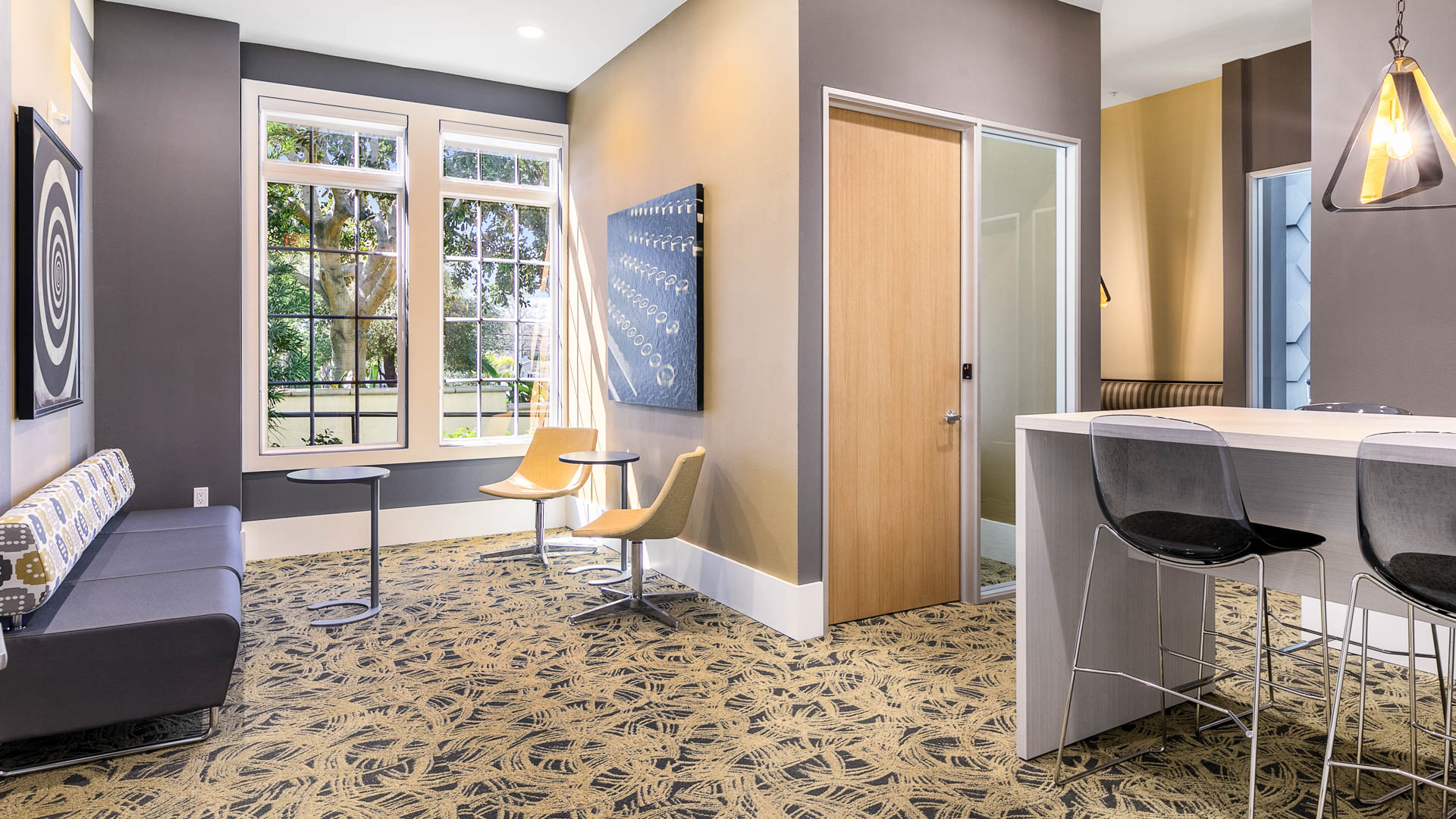 Lounge at Bella Vista At Warner Ridge Apartments (3 of 4)