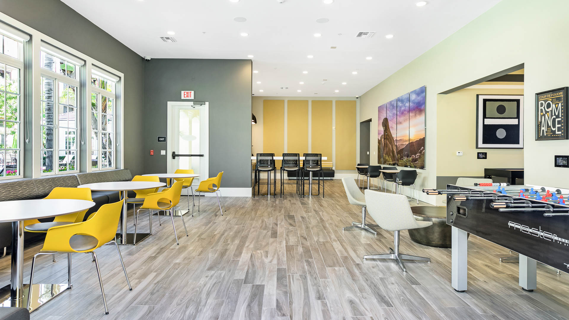 Lounge at Bella Vista At Warner Ridge Apartments (4 of 4)