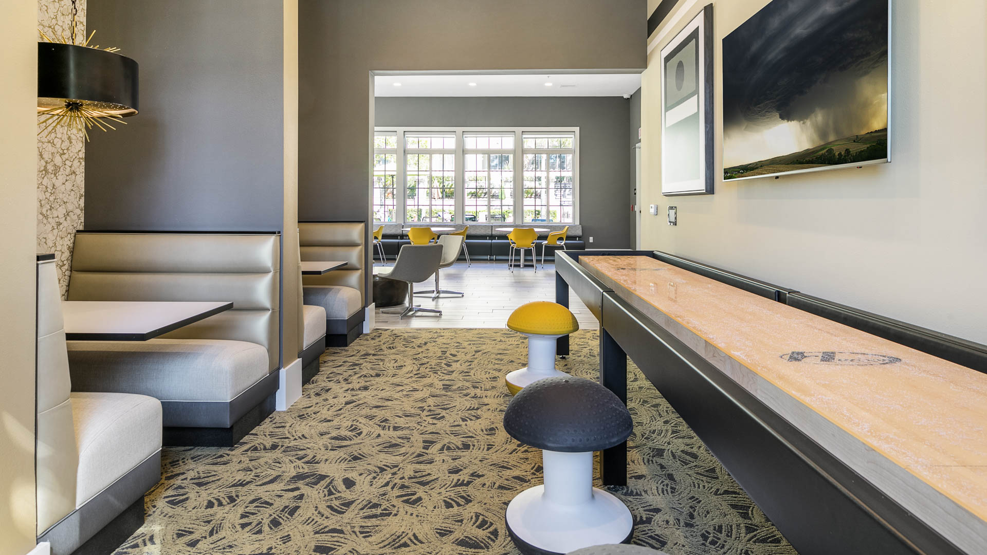 Lounge at Bella Vista At Warner Ridge Apartments (2 of 4)