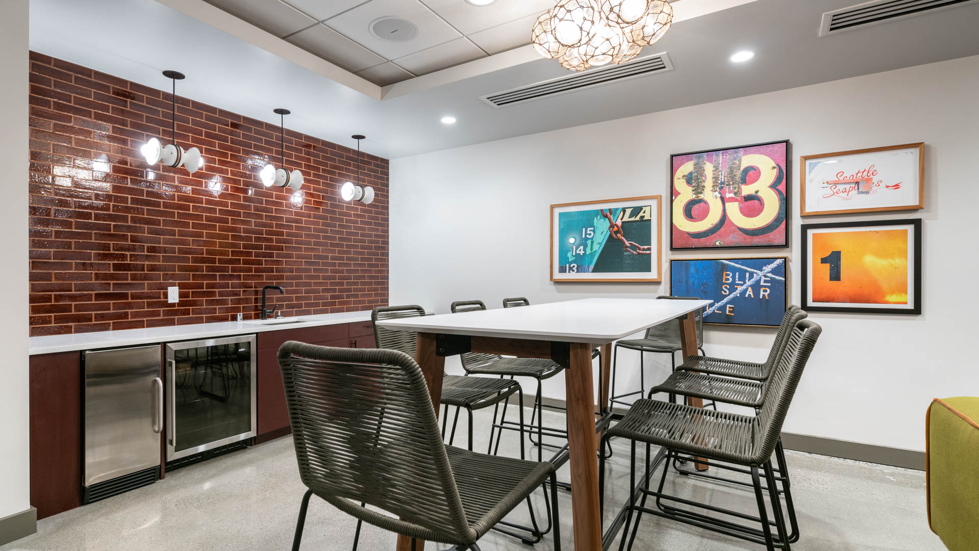 Lounge at Olympus Apartments (1 of 4)