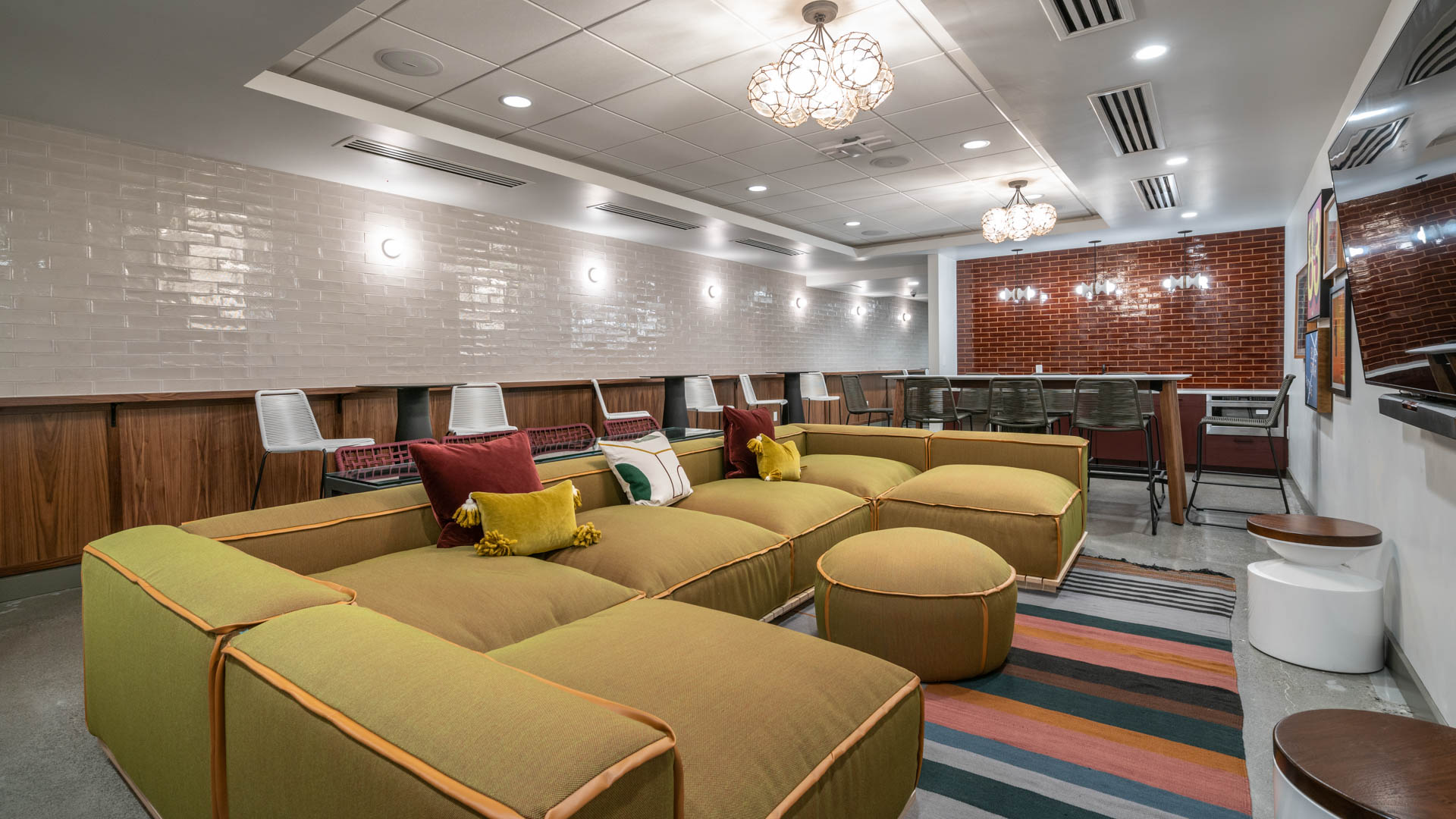 Lounge at Olympus Apartments (3 of 4)