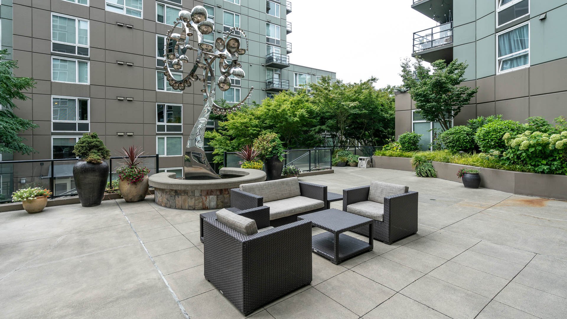 Courtyard at Olympus Apartments (2 of 4)