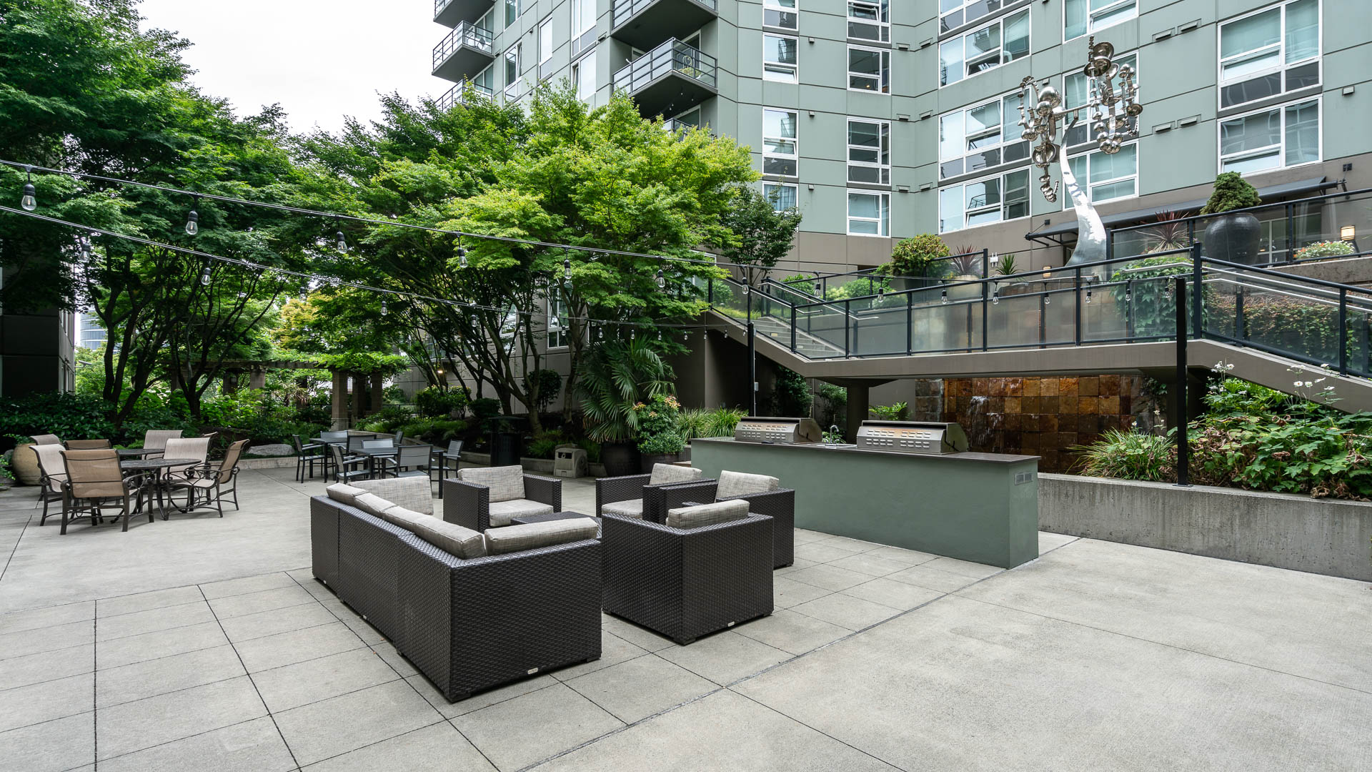 Courtyard at Olympus Apartments (3 of 4)