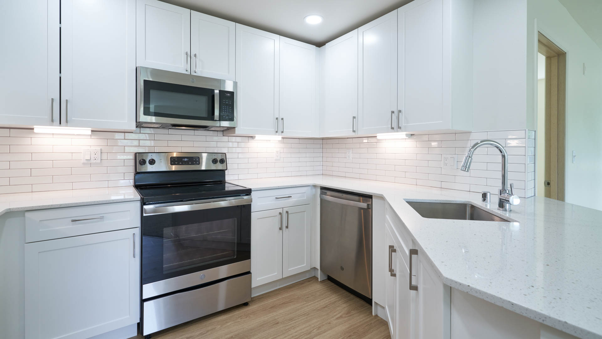 Ivorywood Apartments 8 of 11