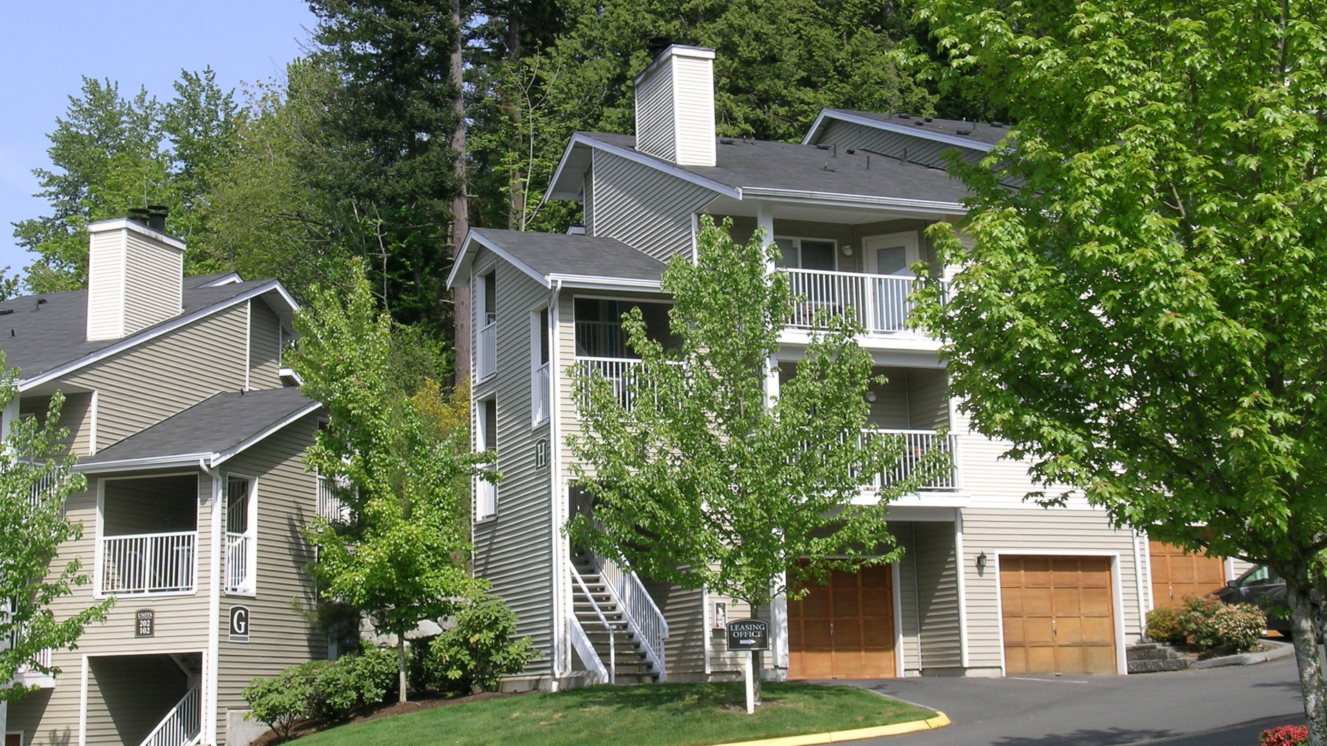 Ivorywood Apartments 3 of 12