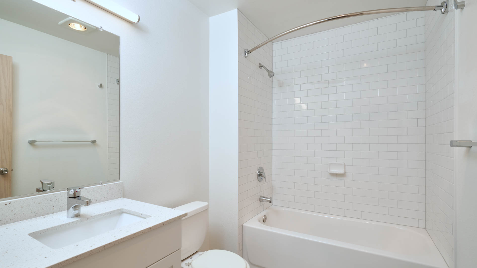 Ivorywood Apartments 2 of 8