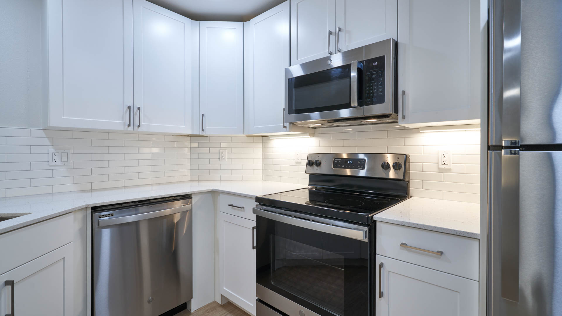 Ivorywood Apartments 2 of 6