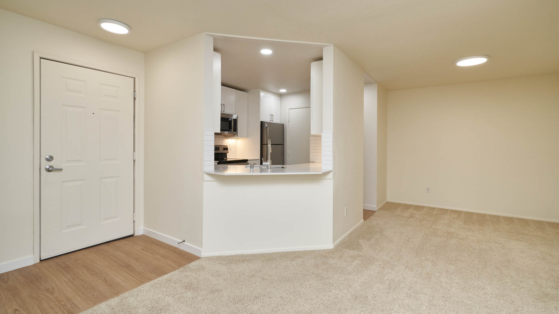 Ivorywood Apartments 3 of 6