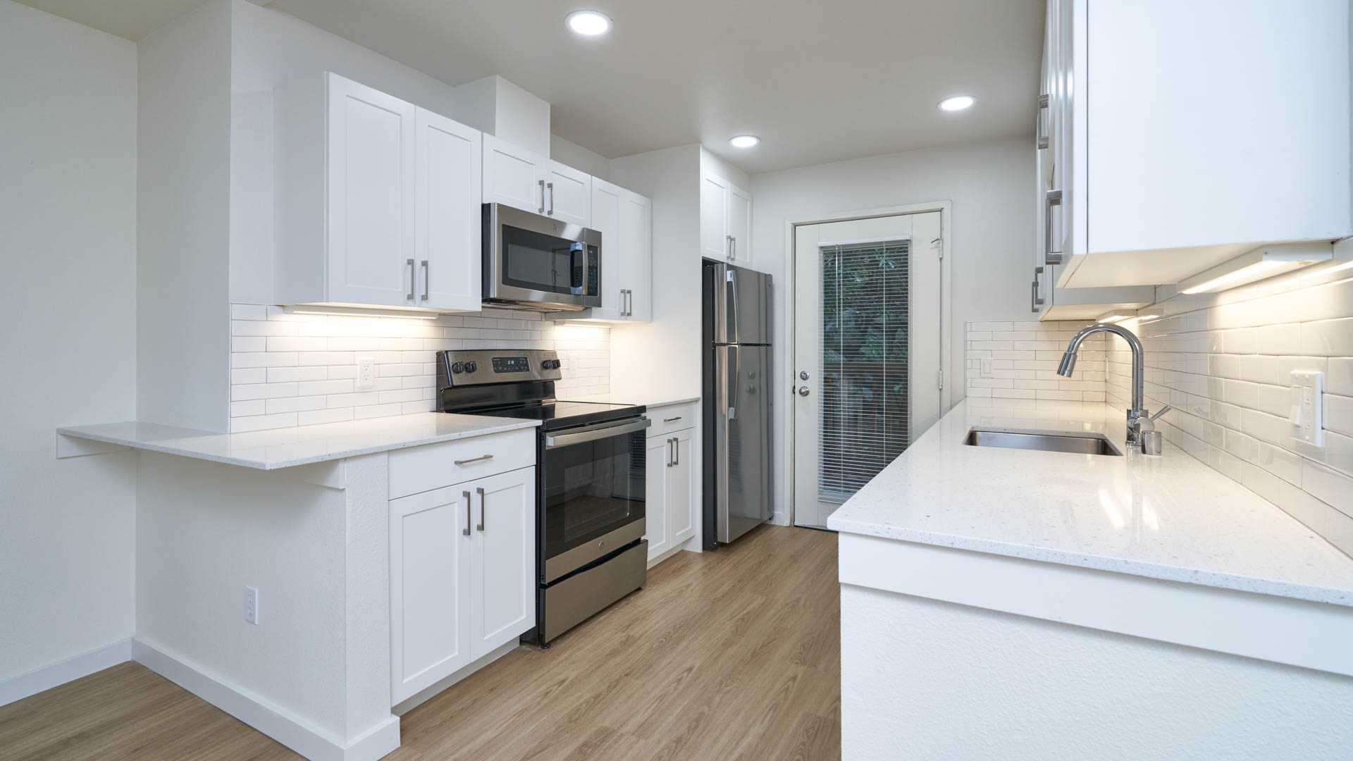 Ivorywood Apartments 5 of 12
