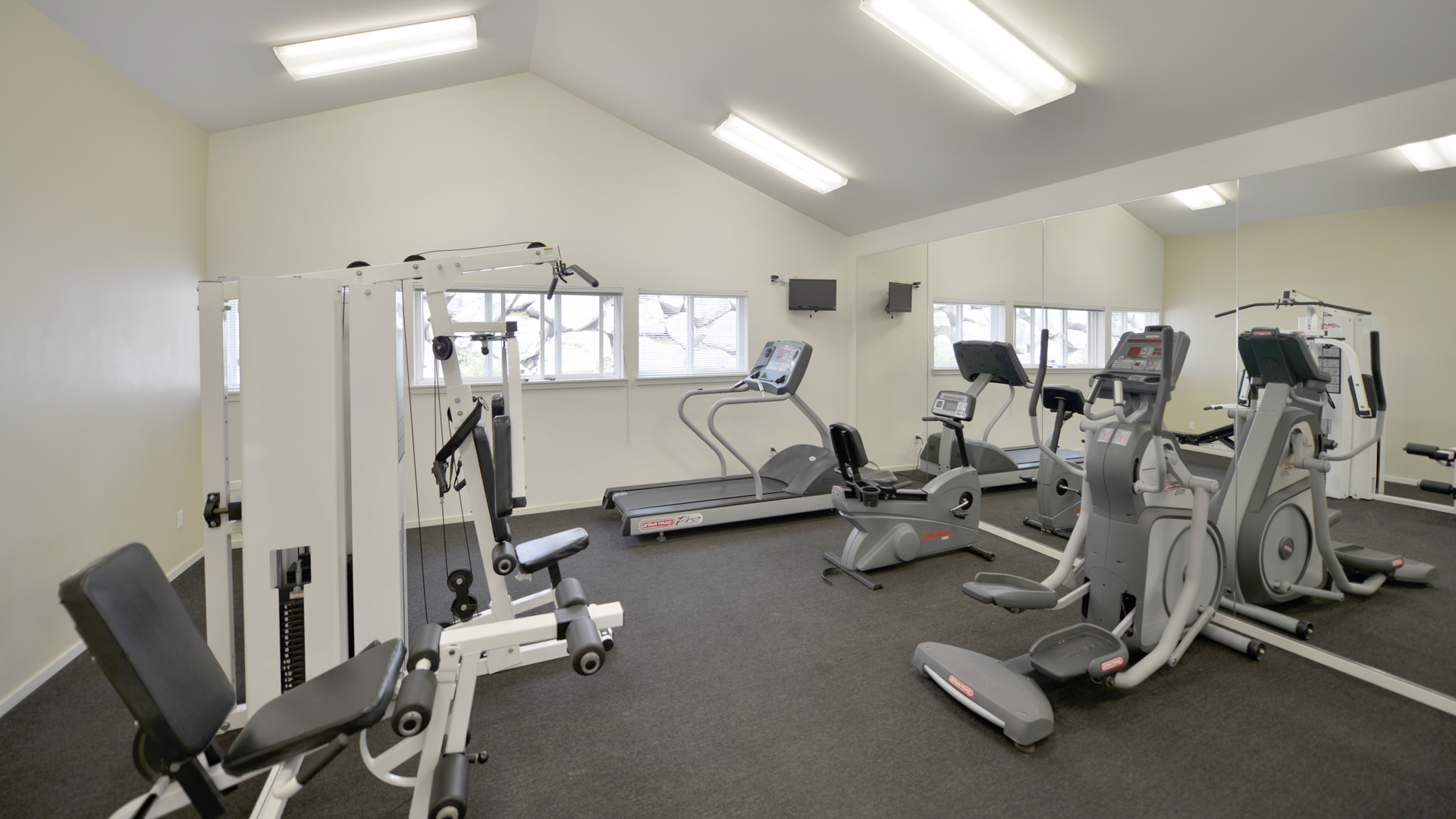Gym at Ivorywood Apartments