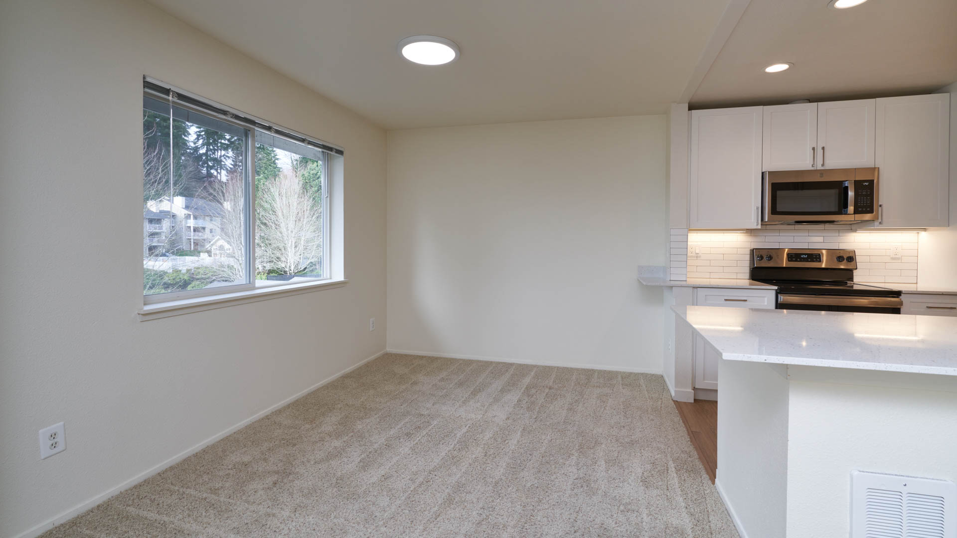 Ivorywood Apartments 3 of 11