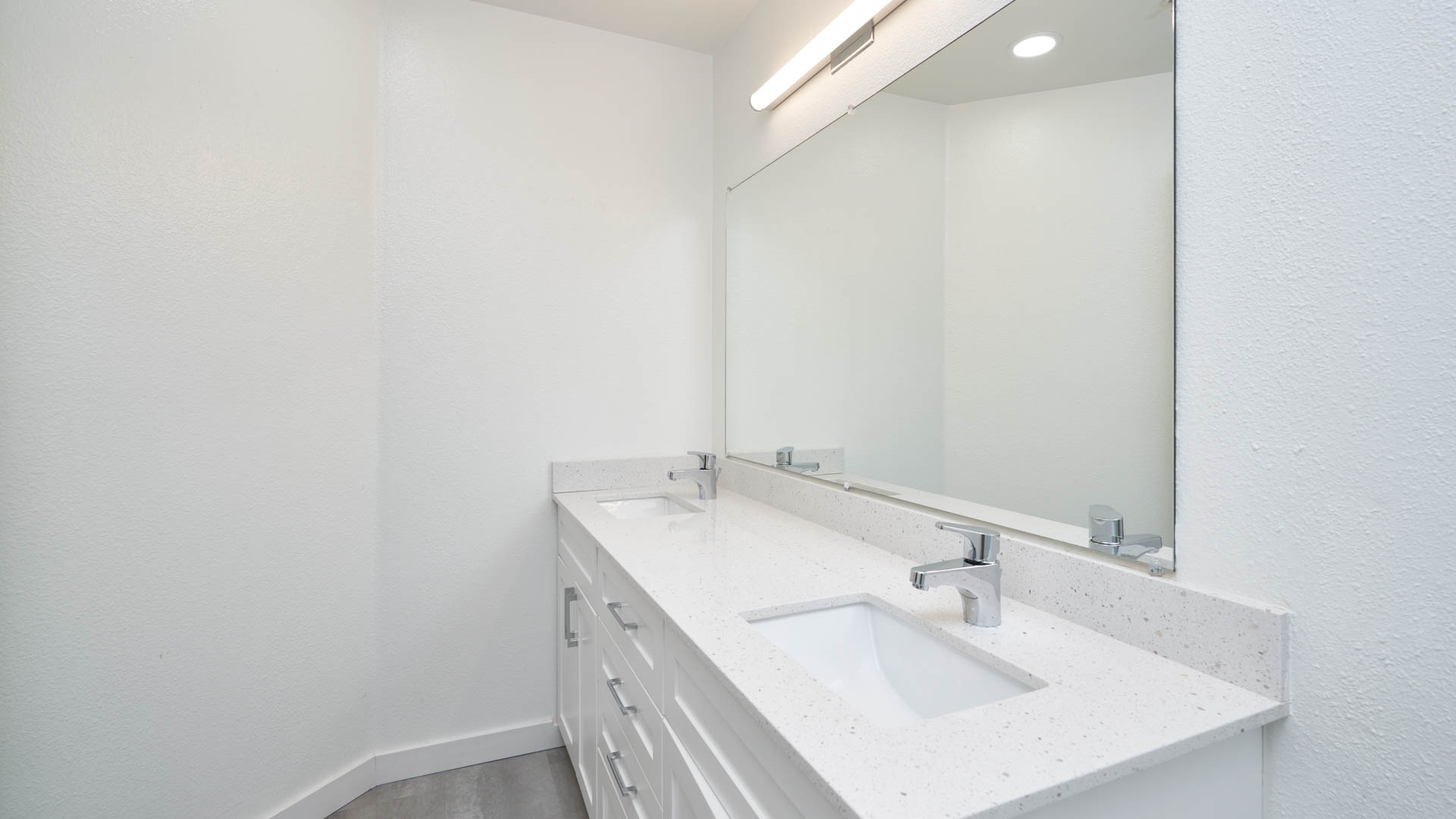 Ivorywood Apartments 9 of 11
