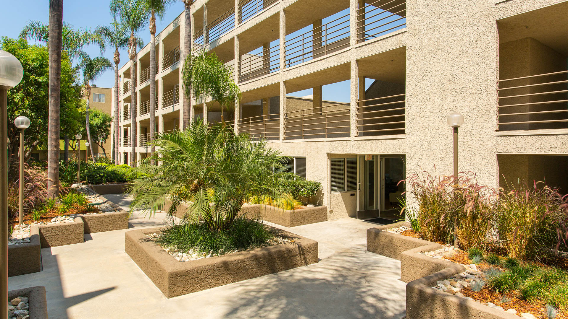 Courtyard at Hampshire Place Apartments