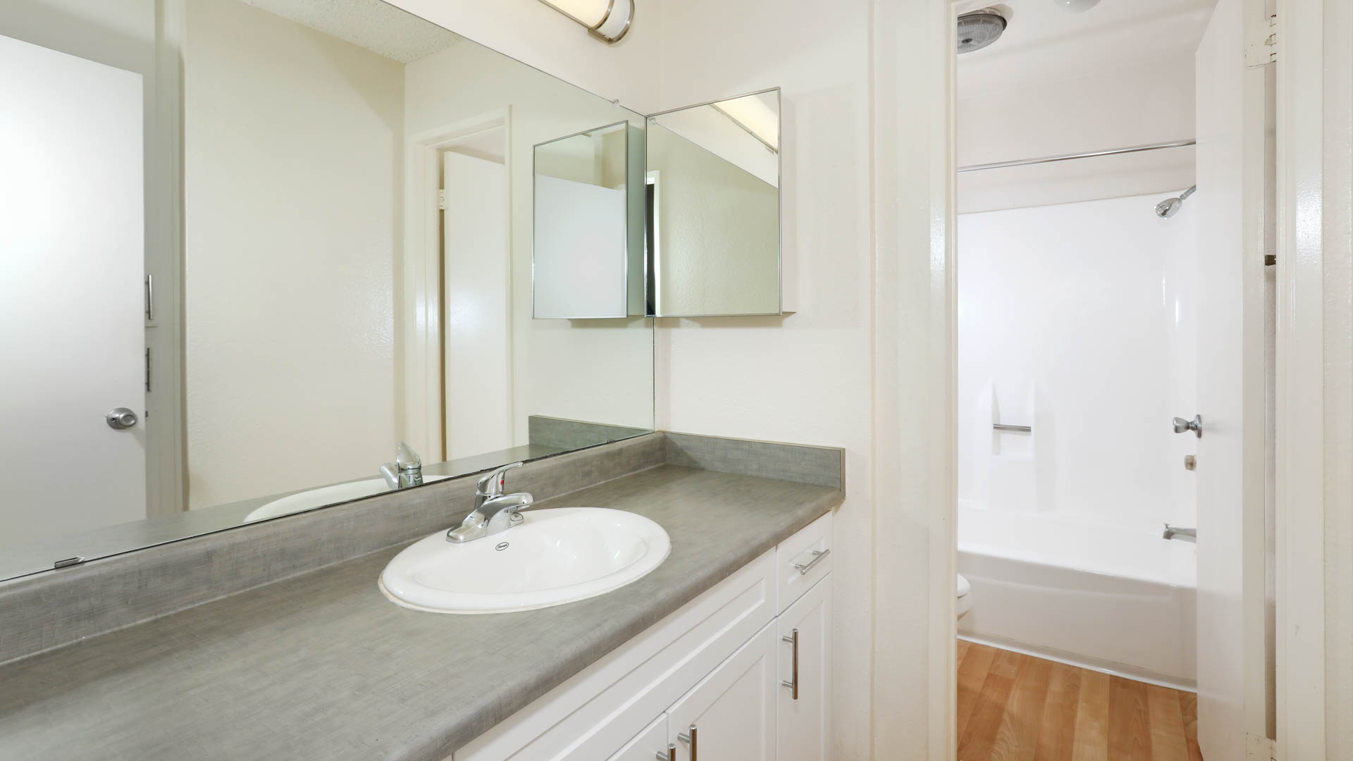 Virgil Square Apartments 4 of 5