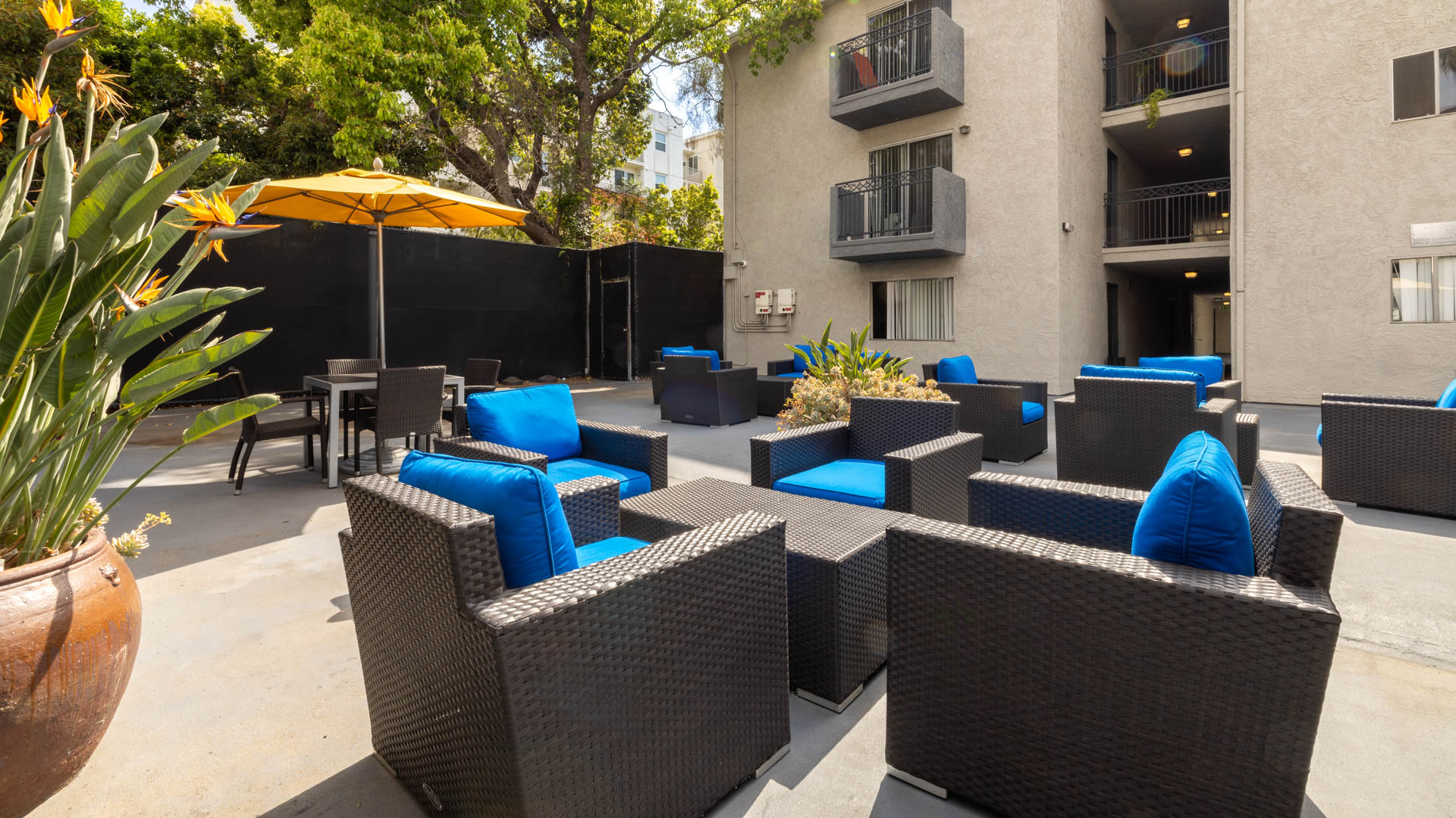 Lounge at Virgil Square Apartments (1 of 2)