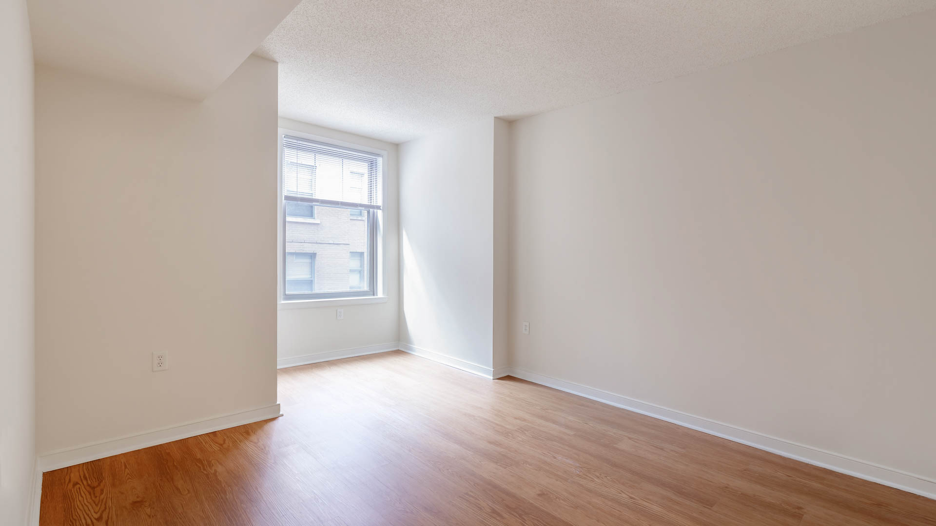 2400 M Apartments 2 of 6