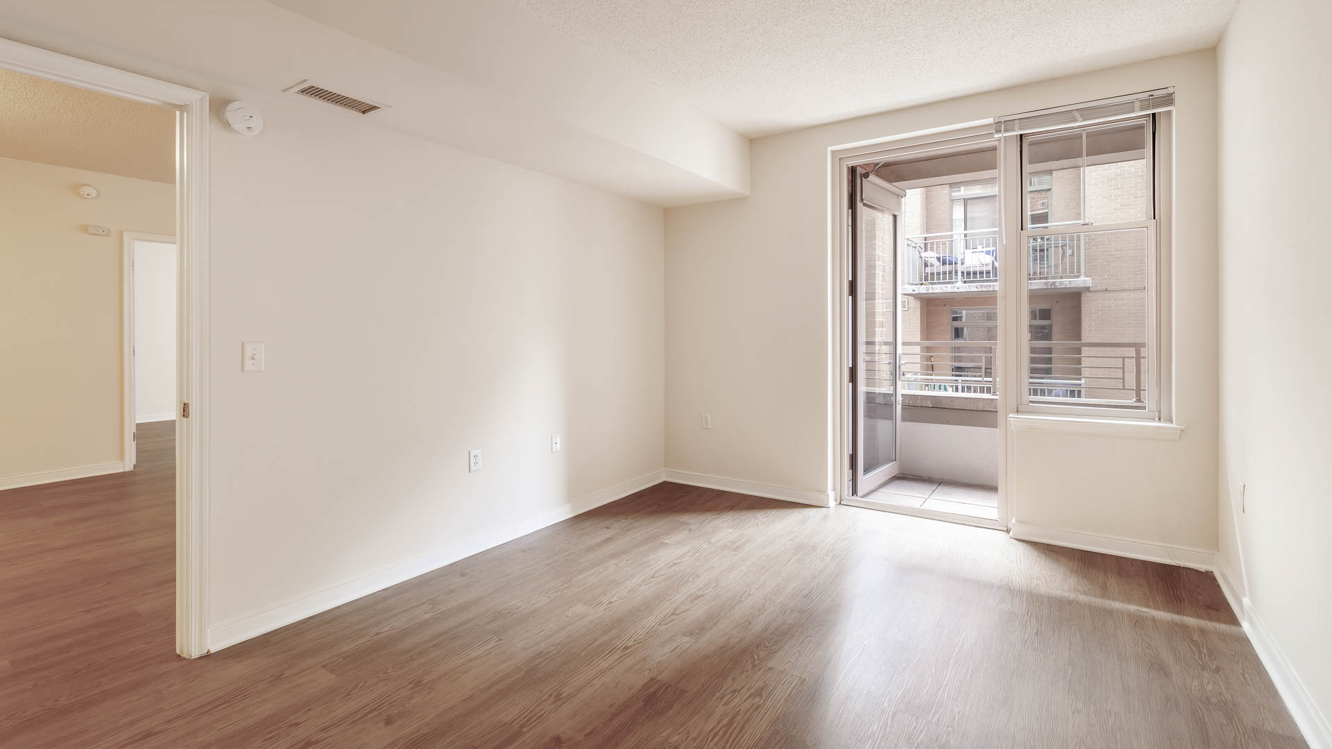 2400 M Apartments 5 of 8