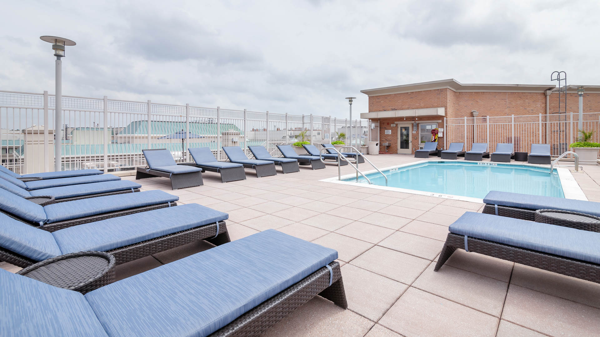Pool at 2400 M Apartments