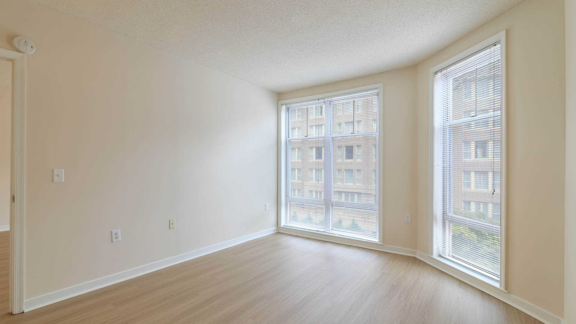 2400 M Apartments 5 of 12