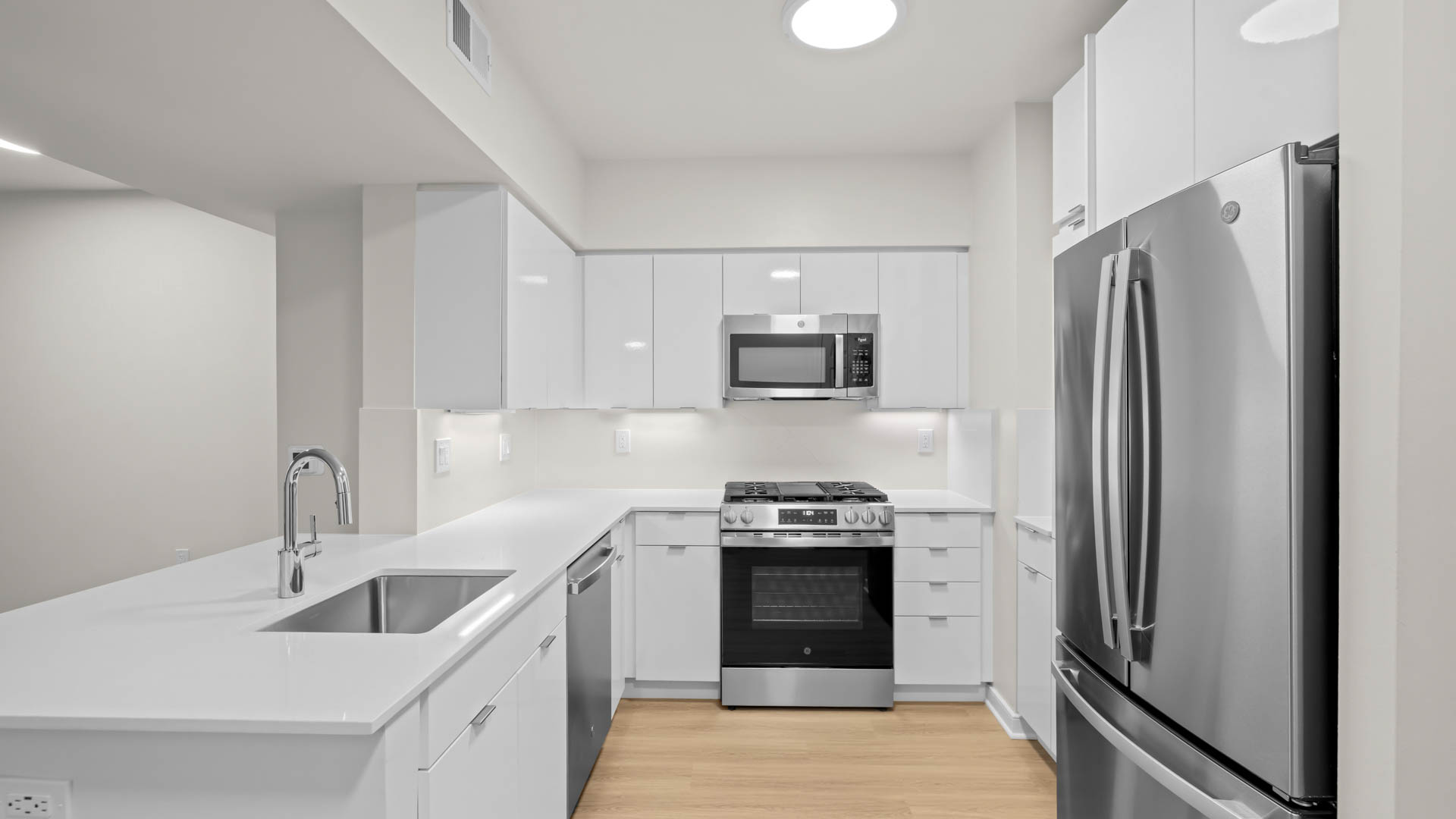 The Samuel at Dupont Circle Apartments 8 of 12