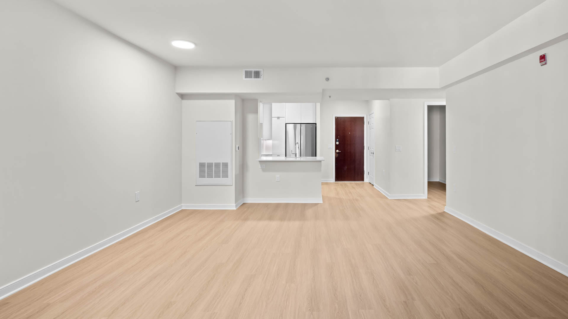 2400 M Apartments 5 of 8
