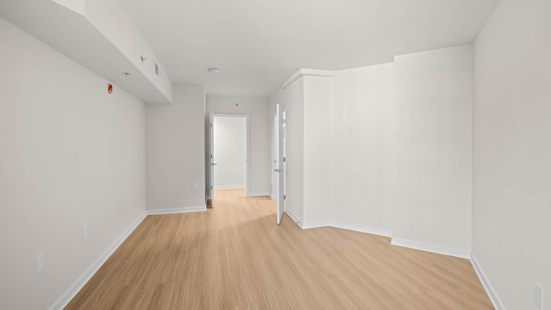 2400 M Apartments 2 of 8