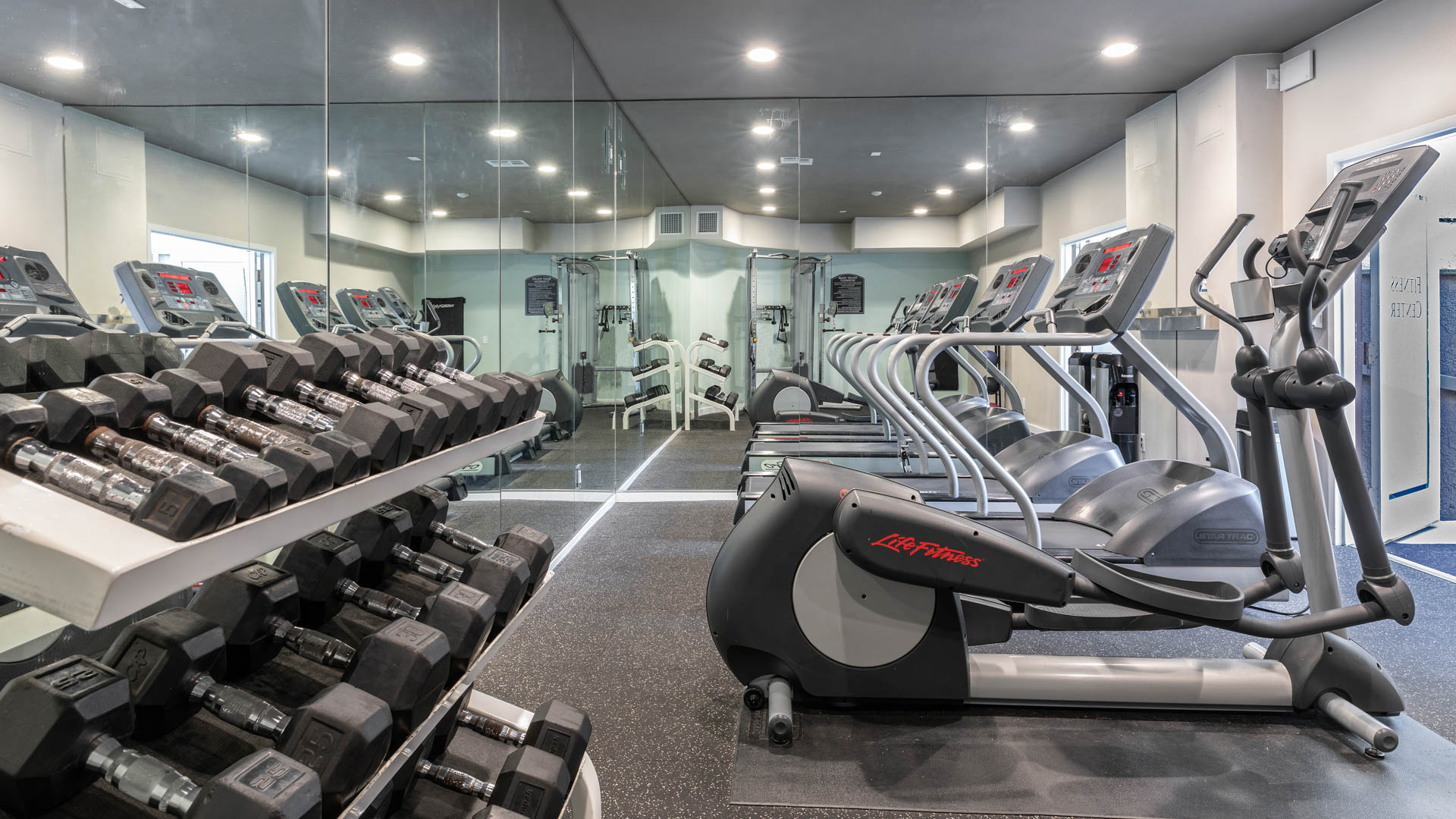 Gym at Kenwood Mews Apartments (1 of 2)