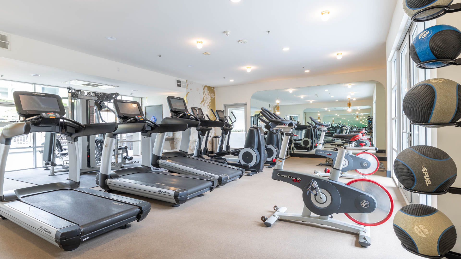 Gym at Victor on Venice Apartments (1 of 3)