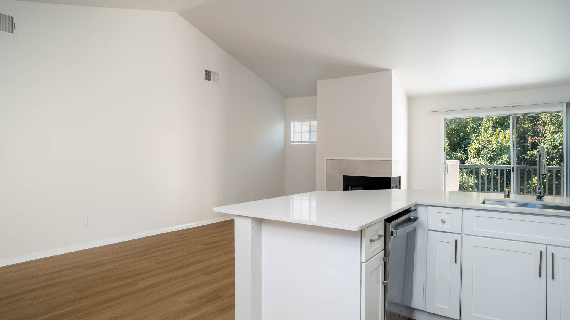 Deerwood Apartments 4 of 15