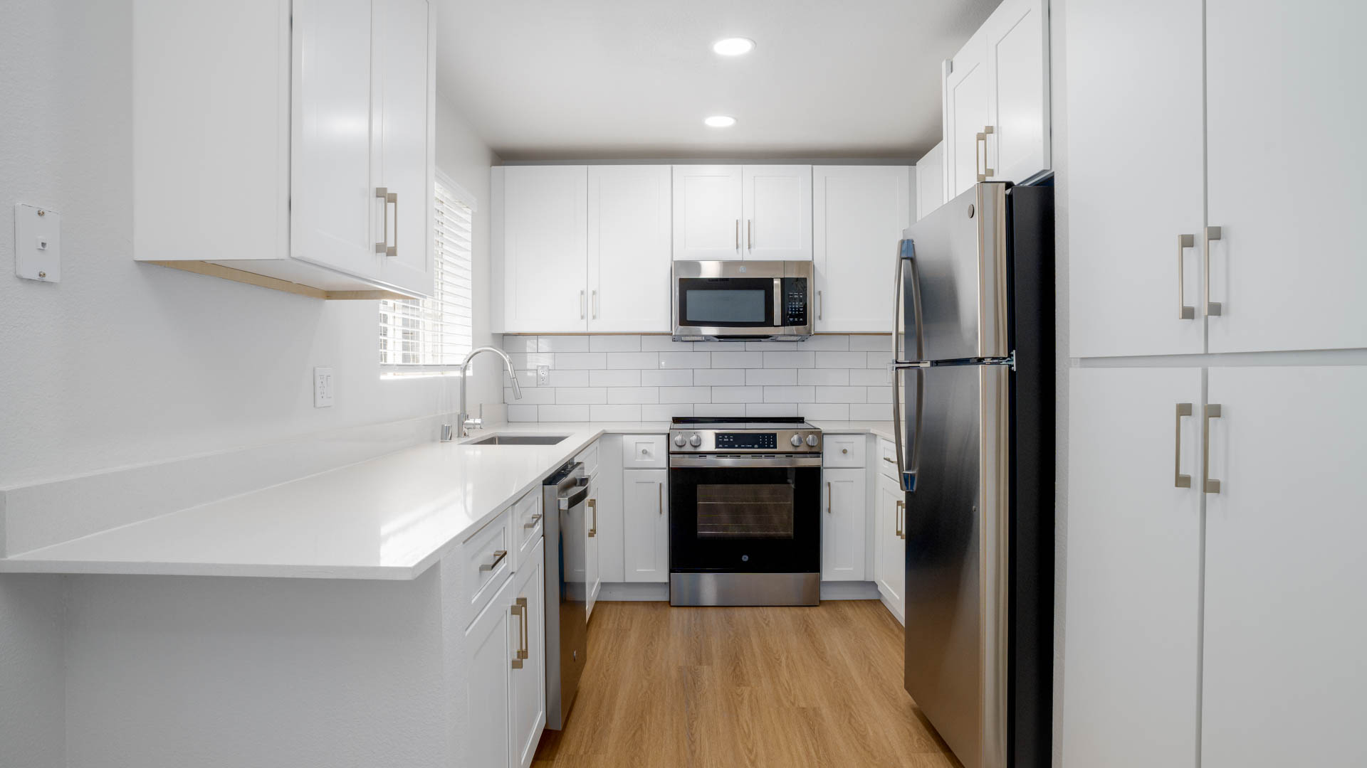 Deerwood Apartments 6 of 8