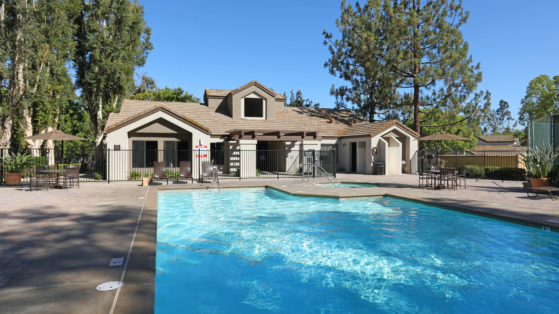 Pool at Eagle Canyon Apartments (1 of 2)