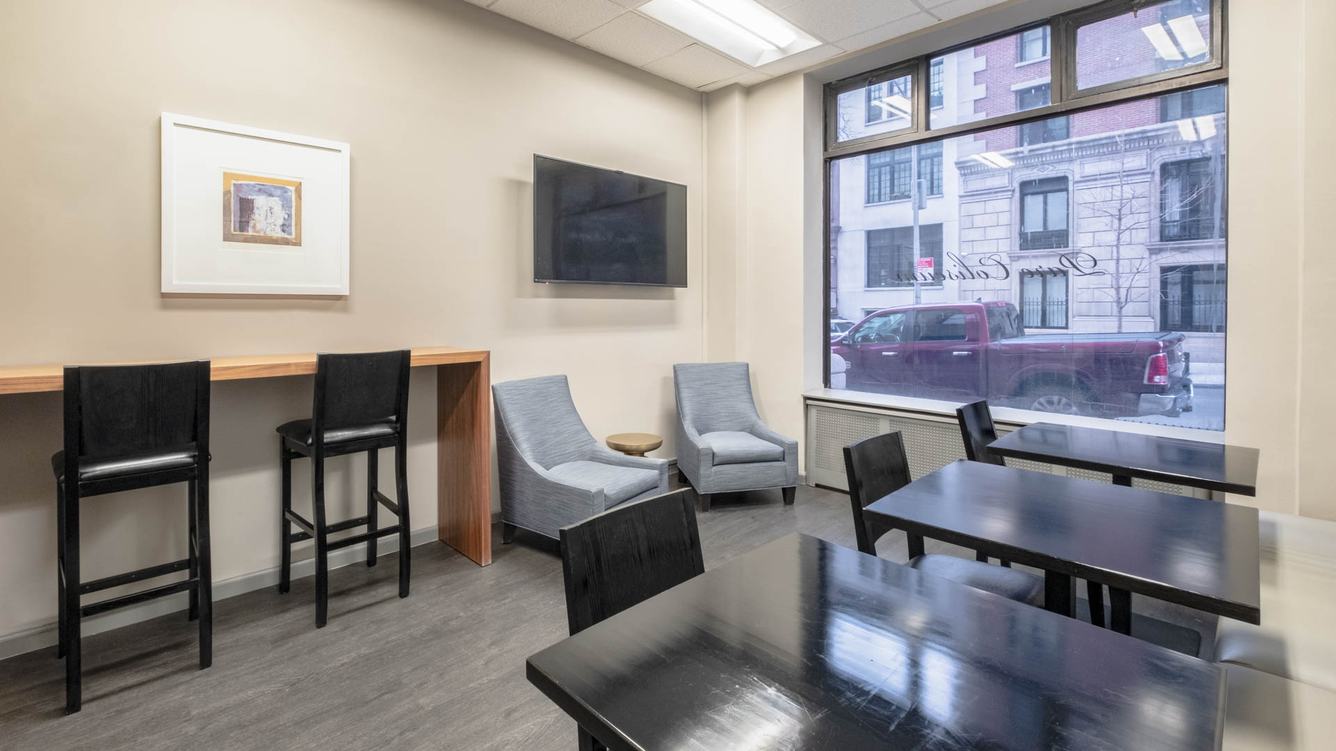 Lounge at Parc Coliseum Apartments (2 of 3)