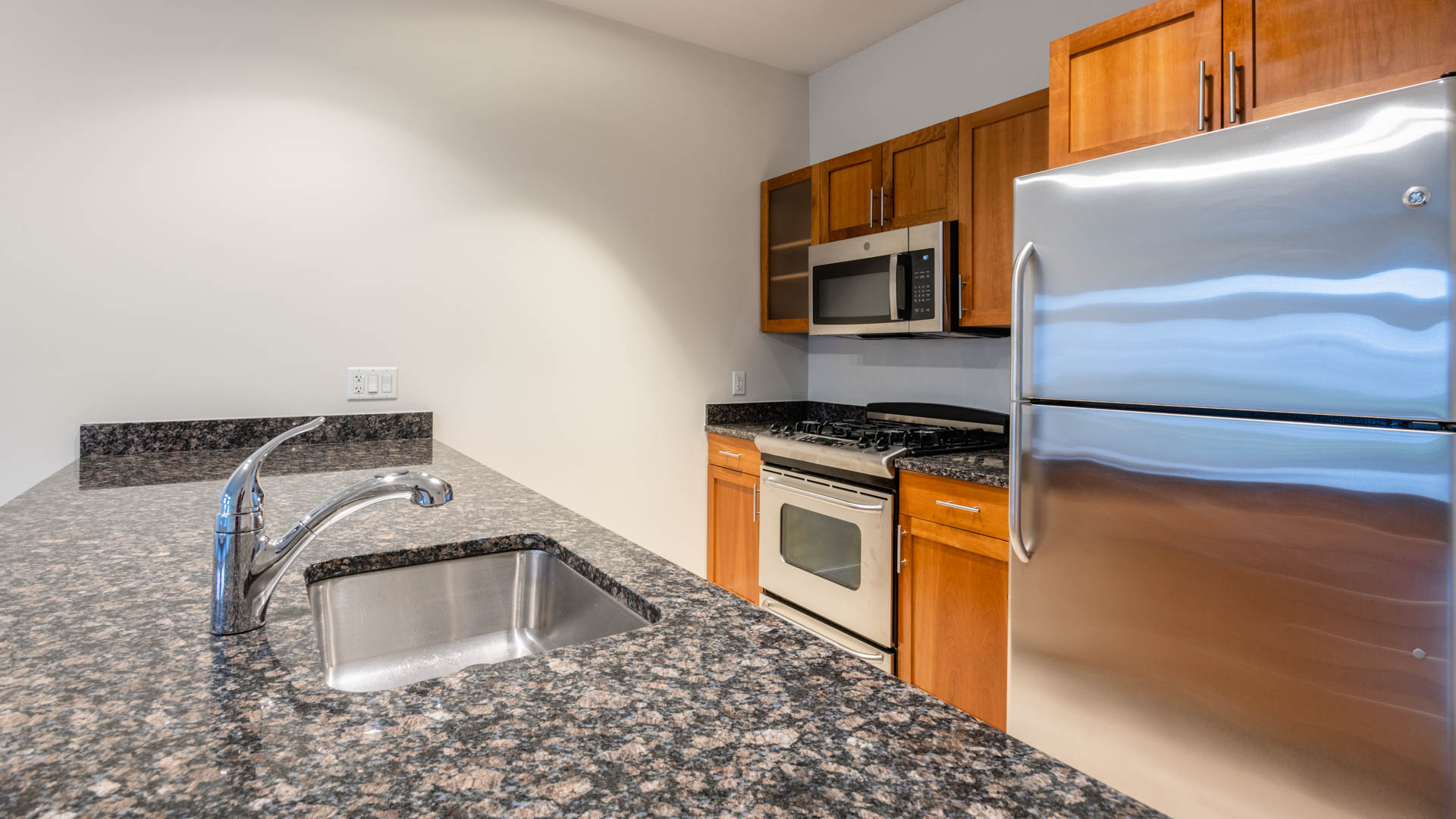 The West End Apartments - Asteria, Villas and Vesta 8 of 12