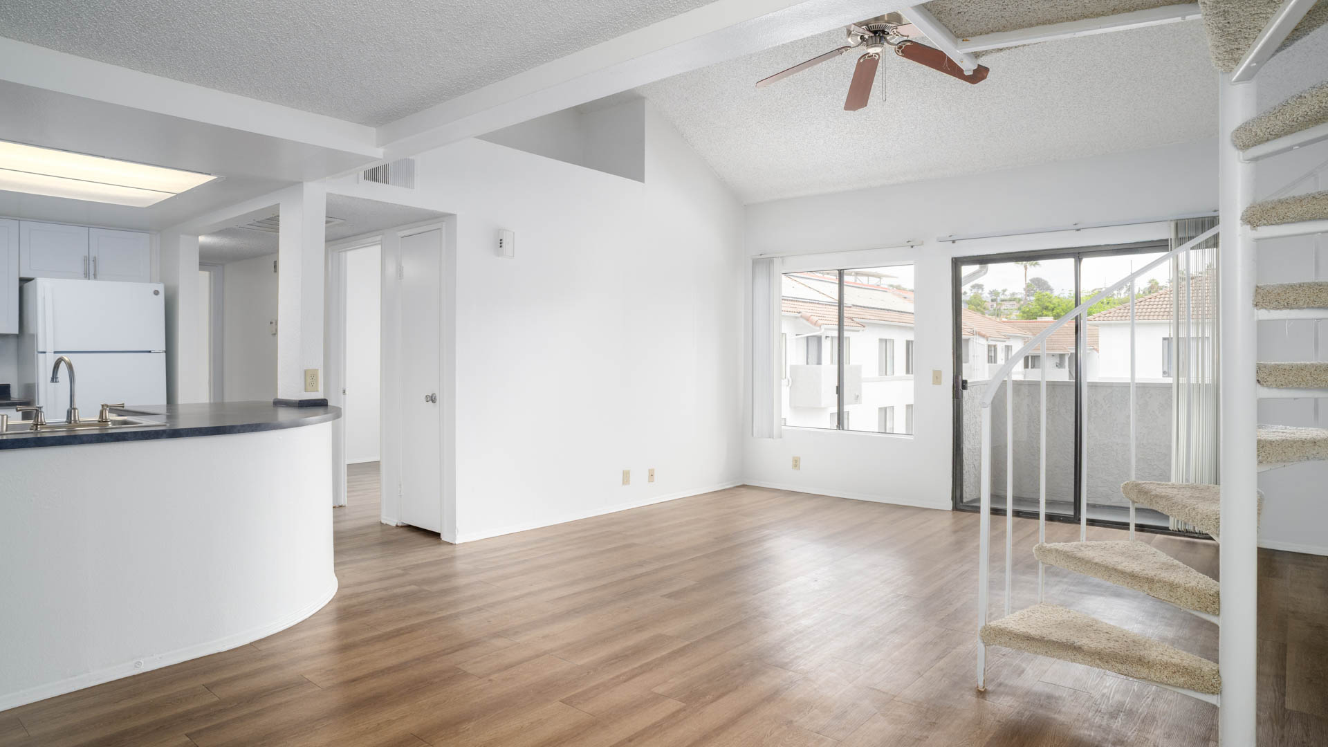 Ocean Crest Apartments 7 of 12