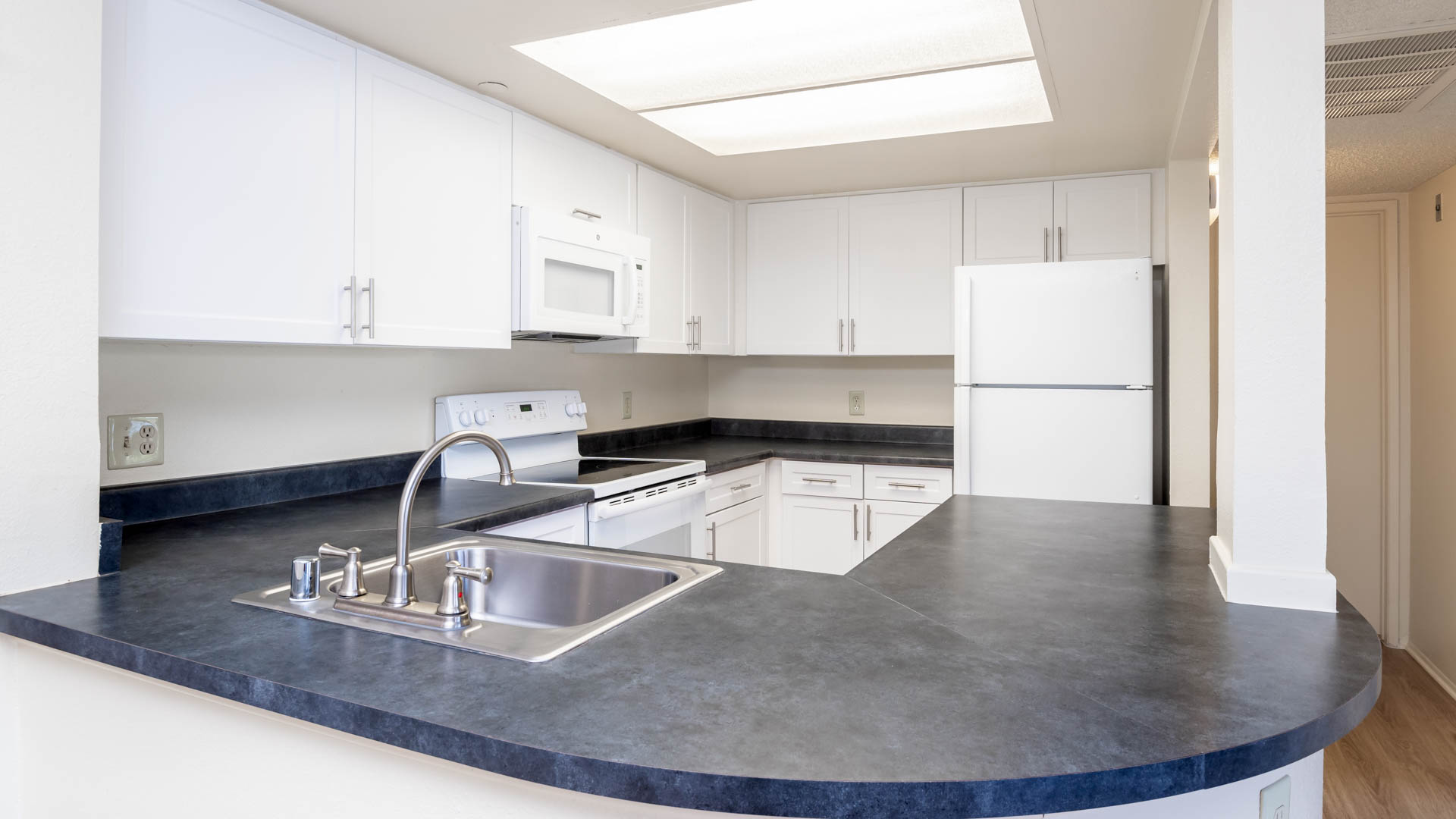 Ocean Crest Apartments 3 of 12
