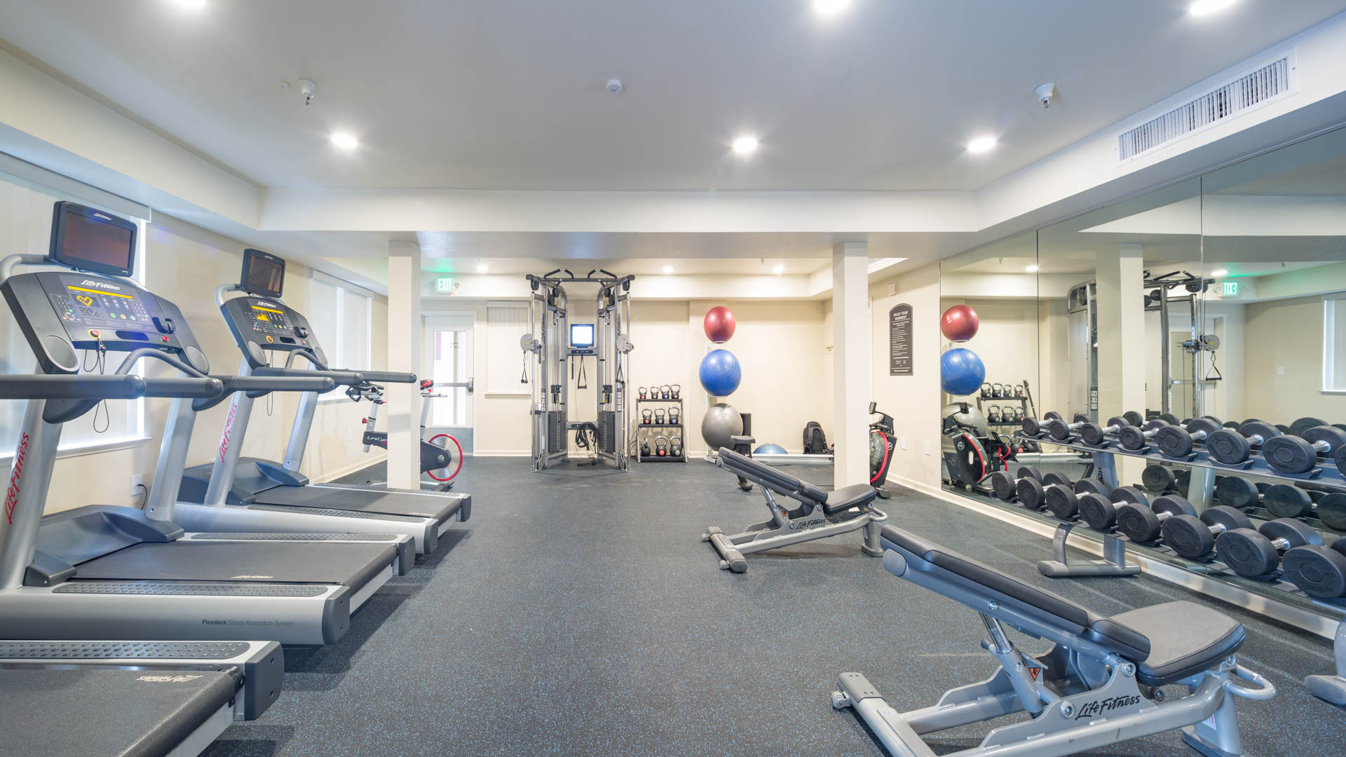 Gym at La Terrazza Apartments (2 of 2)