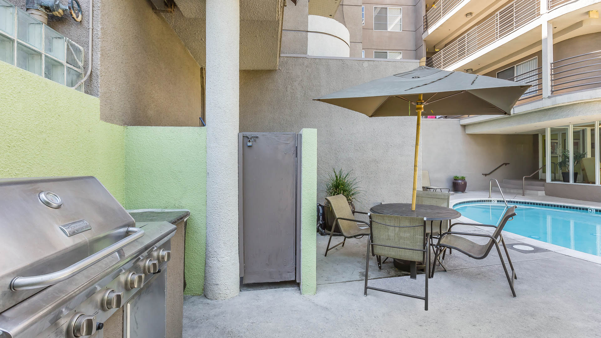 Grill area at The Cleo Apartments (1 of 2)