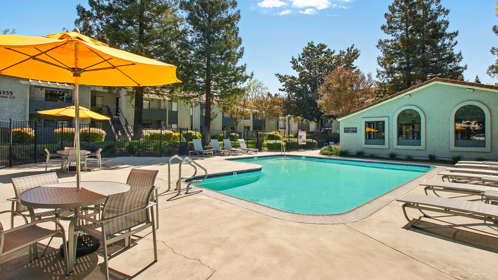 Pool at Verde Apartments (1 of 2)