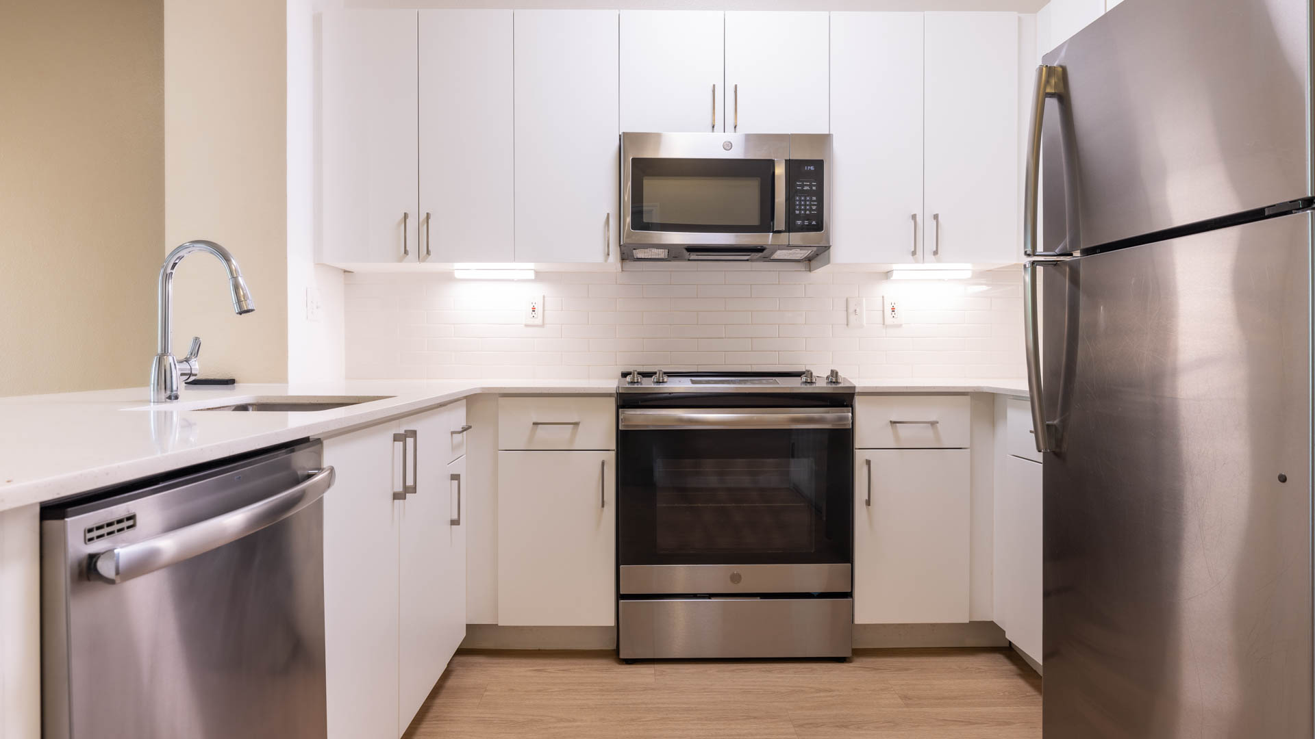 City Pointe Apartments 4 of 12