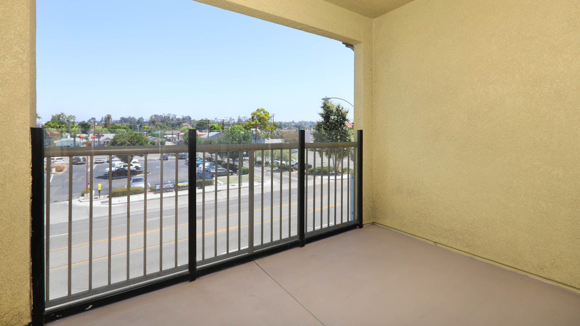City Pointe Apartments 6 of 12