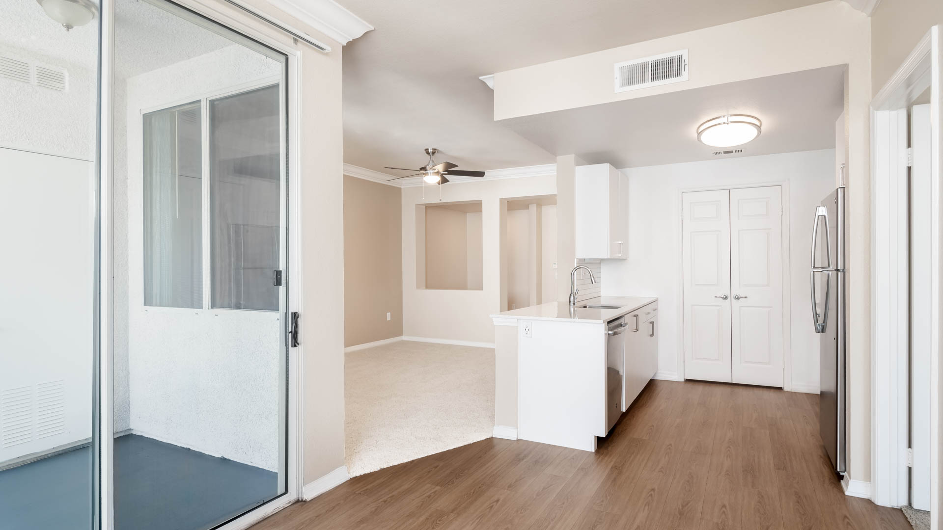 City Pointe Apartments 3 of 6