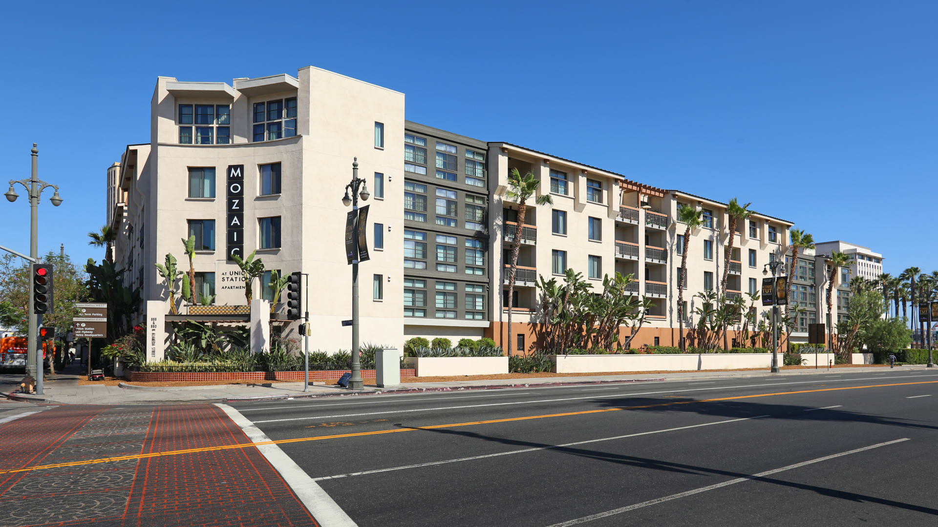 Mozaic at Union Station Apartments 3 of 12