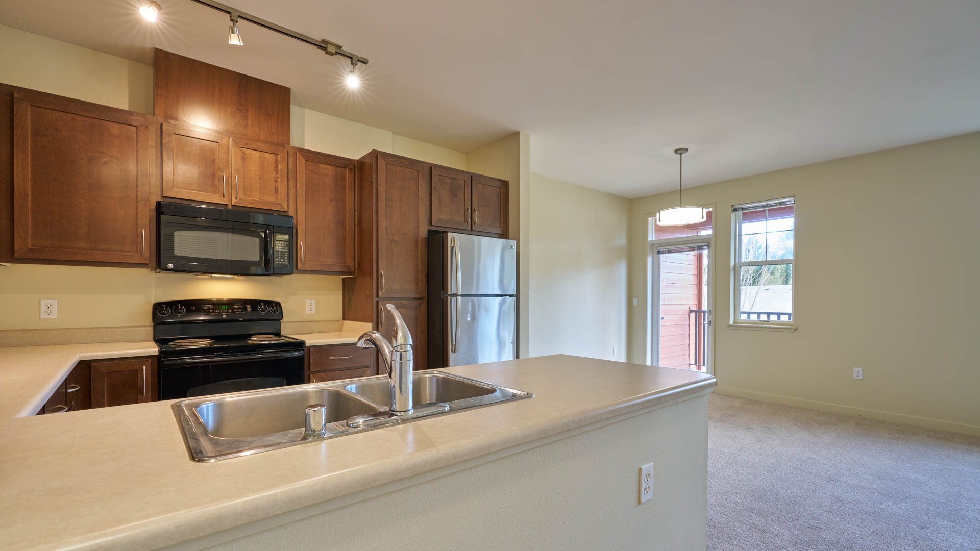 The Reserve at Town Center Apartments 9 of 12