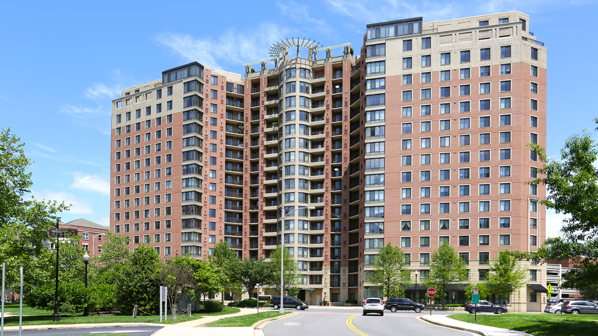 1401 Joyce on Pentagon Row Apartments 2 of 12